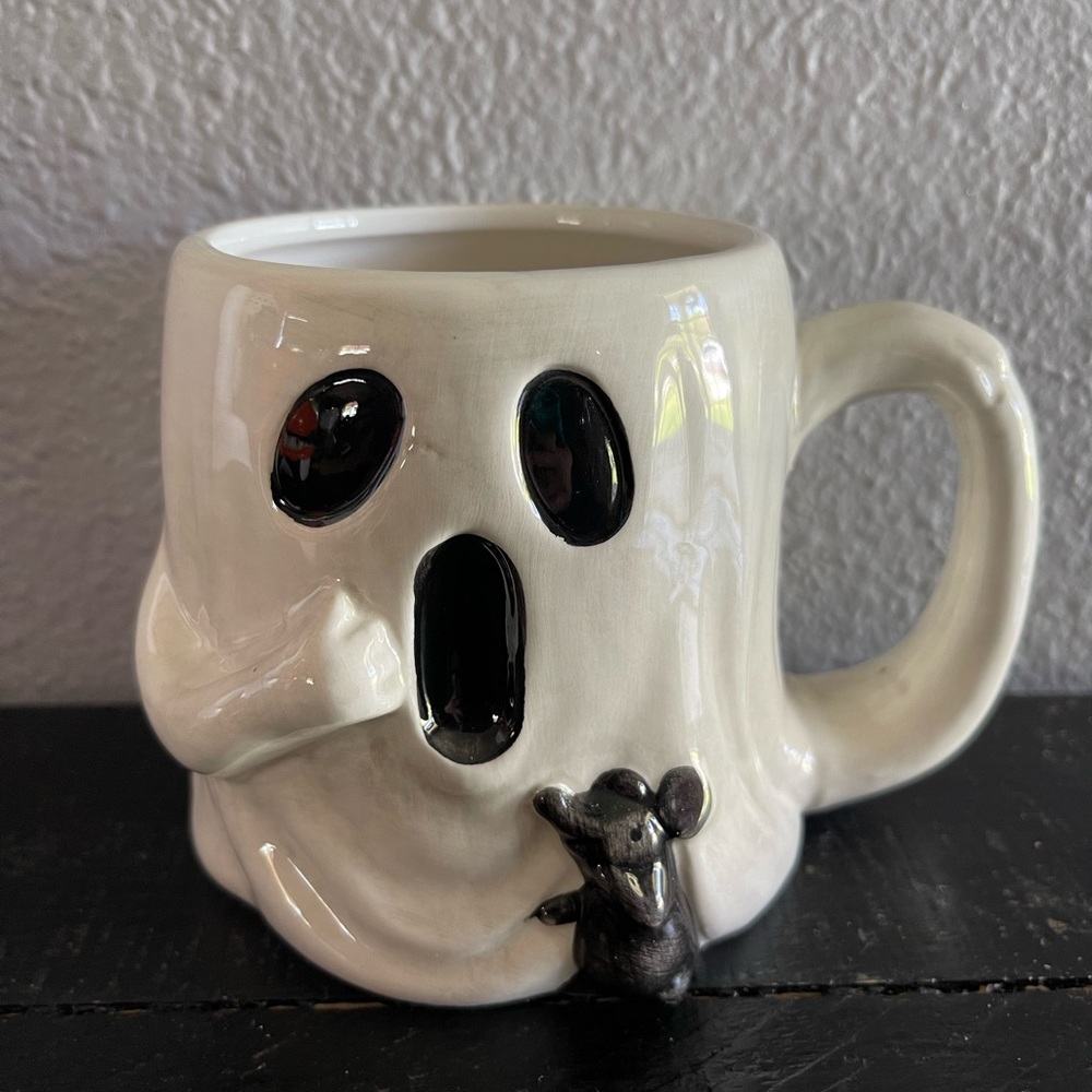Ghost mug with mouse